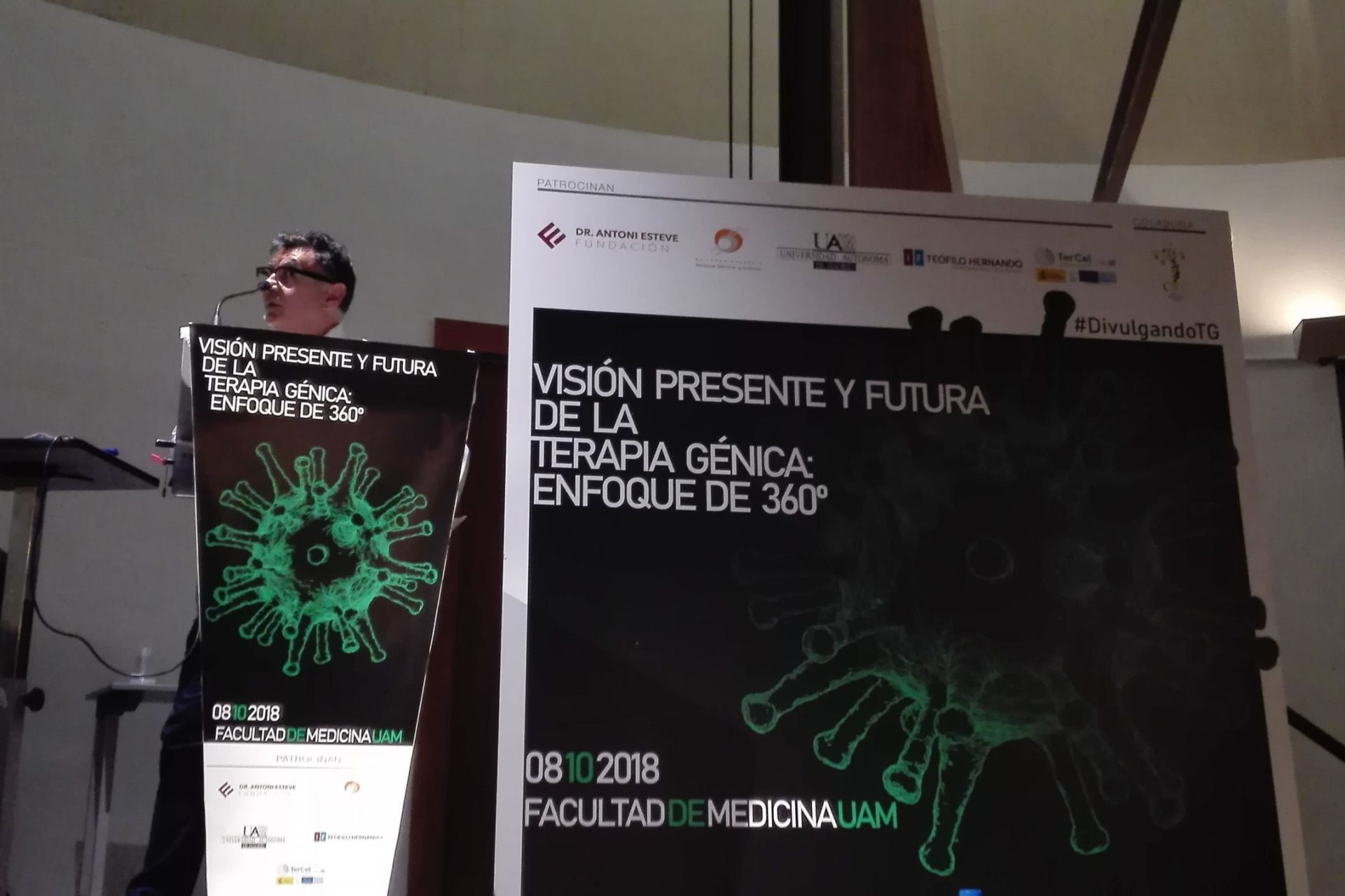 The Chief Scientific/Technology Officer of VIVEbiotech, Juan Carlos Ramírez, participates in a symposium on gene therapy at the UAM