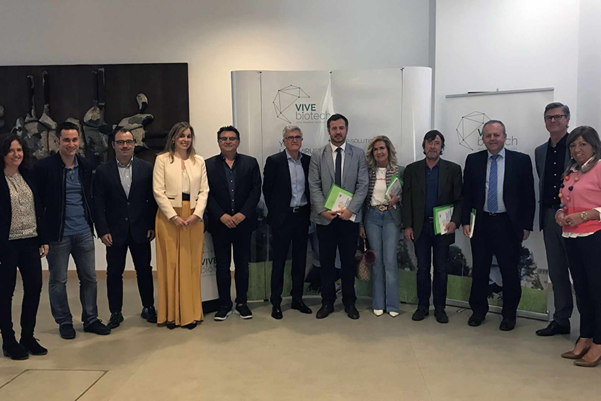 A representation of the commission of Economic Development and Infrastructure visits VIVEbiotech