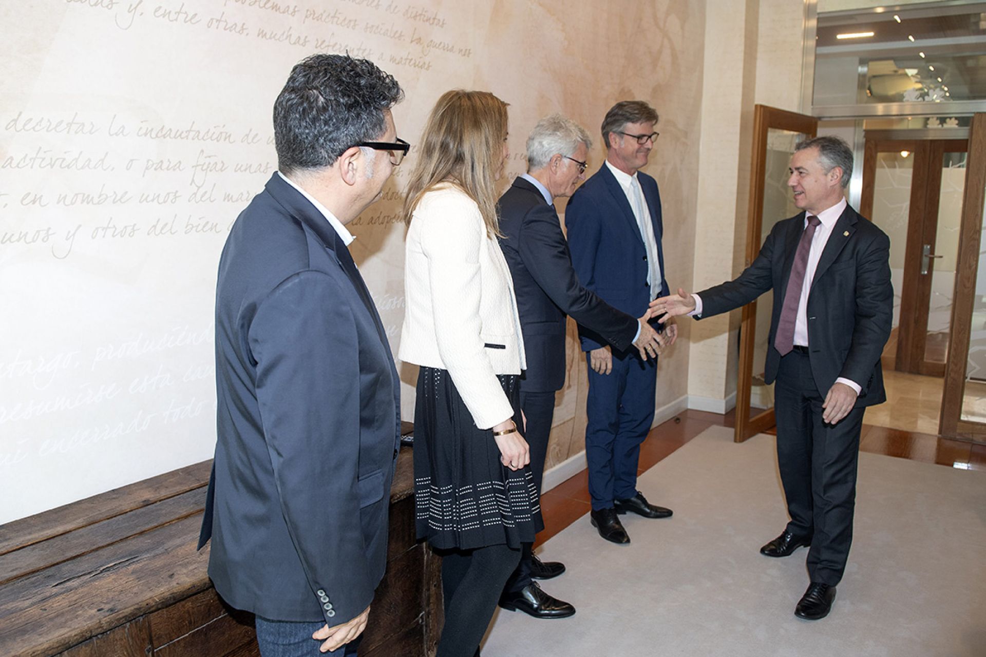 The President of the Basque Government meets with the Board of Directors of VIVEbiotech