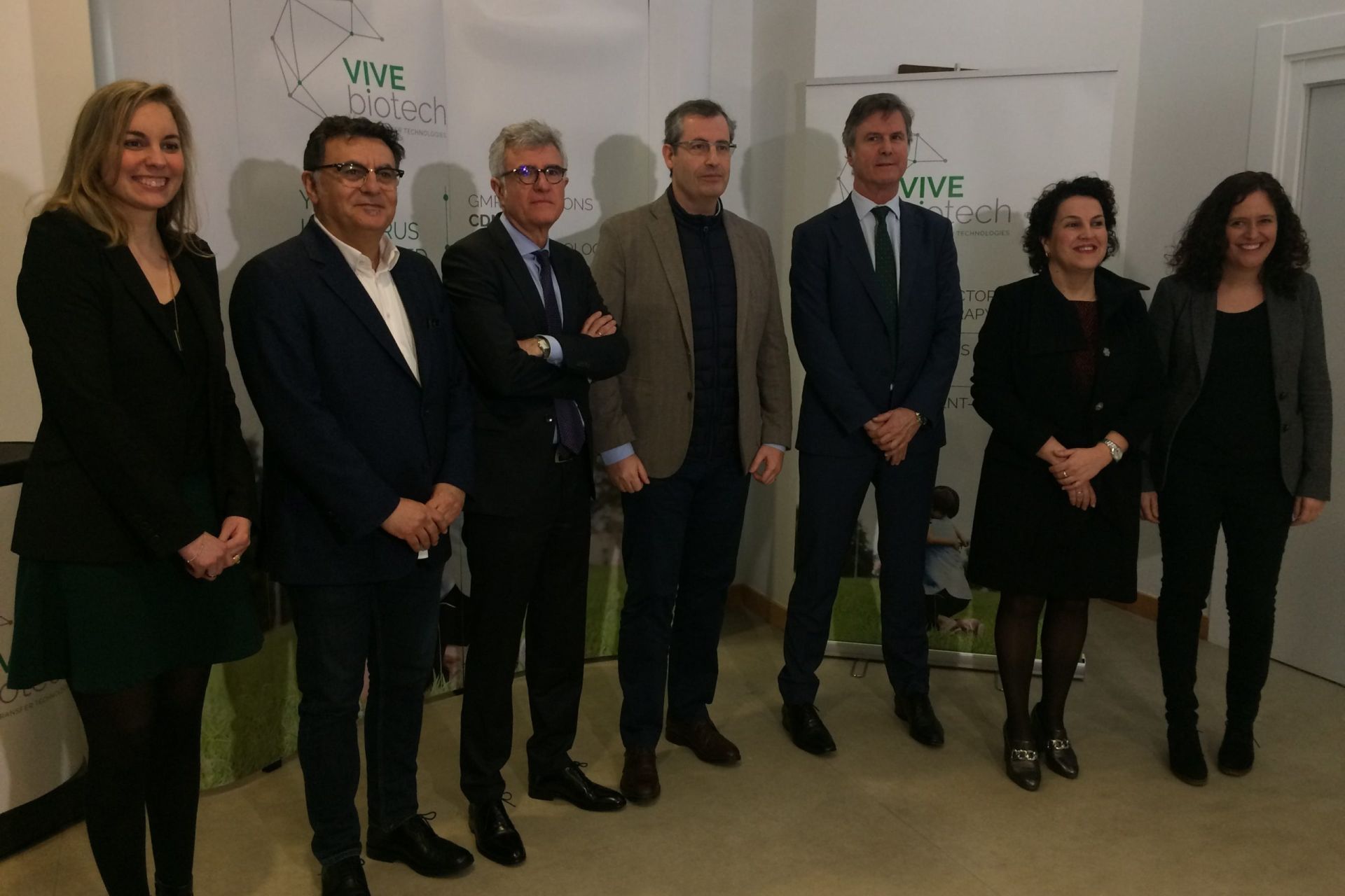 The General Representative of Gipuzkoa, Markel Olano, and the Representative for Economic Promotion, Ainhoa Aizpuru, visited VIVEbiotech today